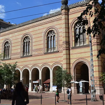 Gasthuis Synagogue View